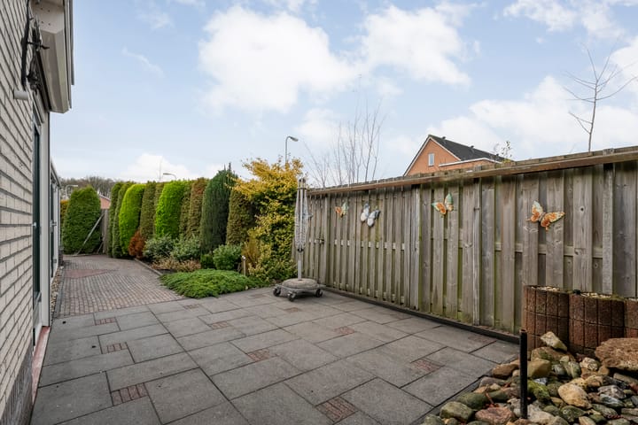 Photo 37 of Wicherserf 32