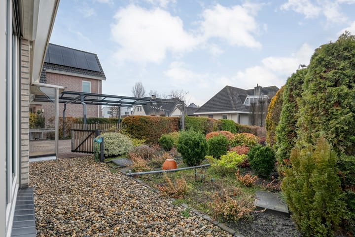 Photo 41 of Wicherserf 32