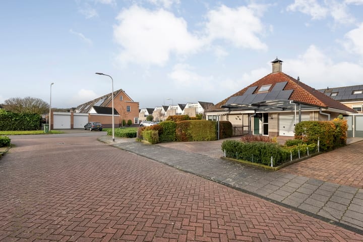 Photo 44 of Wicherserf 32