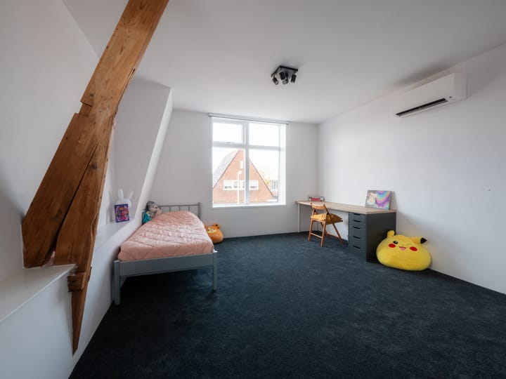 Foto 27 van Van Helomalaan 8