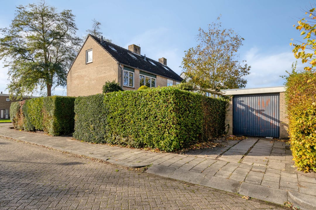 Photo 2 of Trompstraat 40