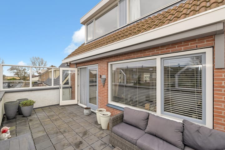 Photo 2 of Leeuwenhorst 2