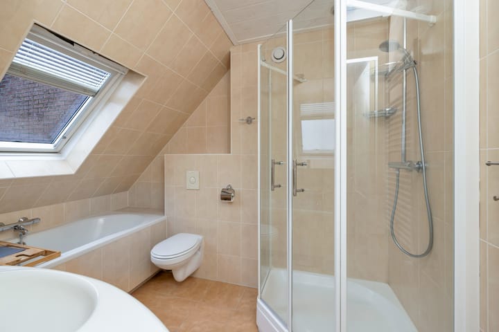 Photo 5 of Leeuwenhorst 2