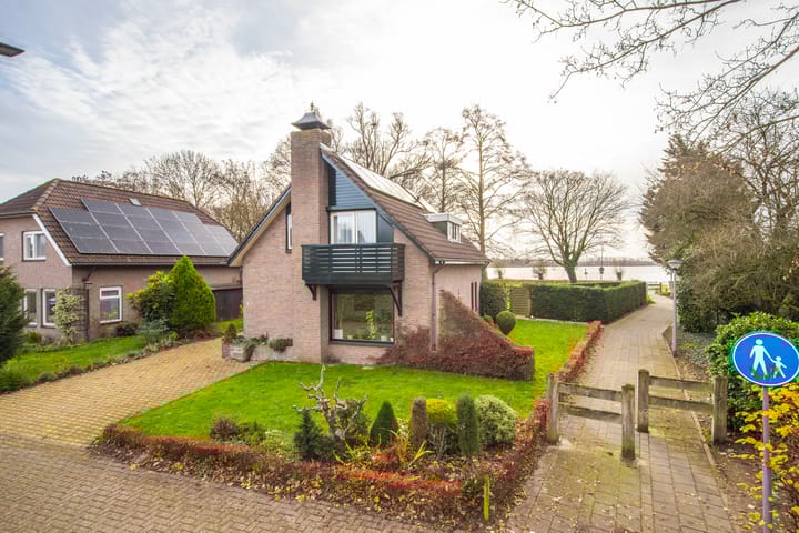 Photo 2 of Grubbenvorstpad 8