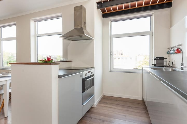 Foto 14 van Loenenseplein 16