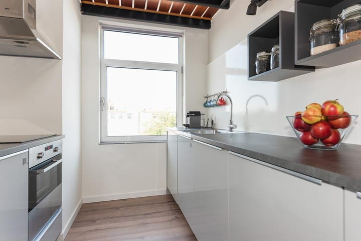 Foto 13 van Loenenseplein 16