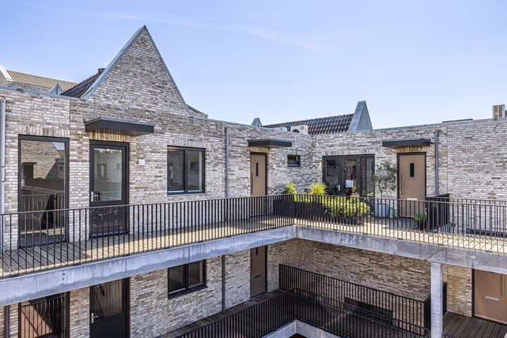 Photo 9 of Meeroever 89