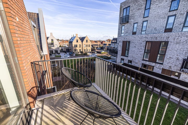 Photo 21 of Meeroever 89