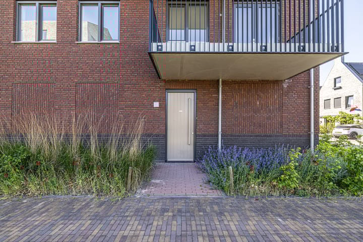 Photo 29 of Meeroever 89