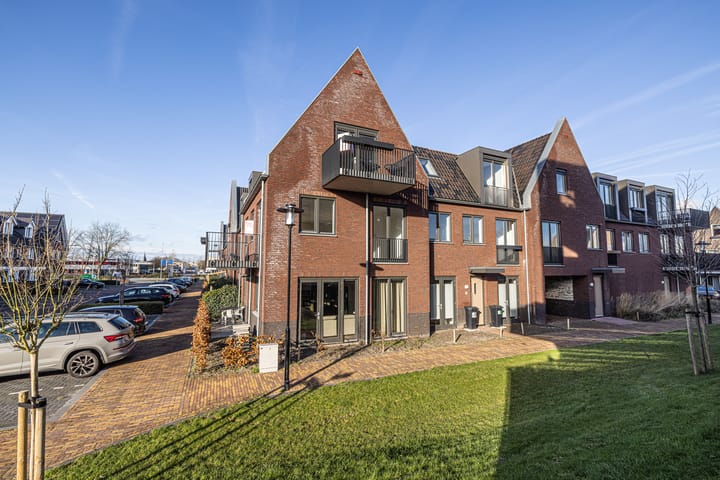 Photo 38 of Meeroever 89