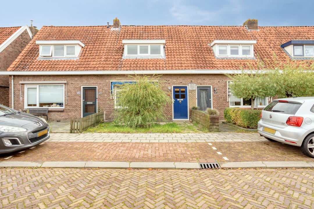 Photo 1 of Ubbo Emmiusstraat 28