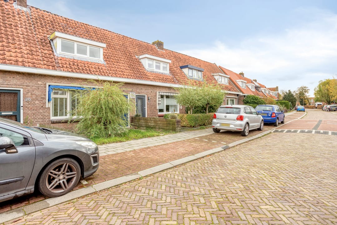 Photo 2 of Ubbo Emmiusstraat 28