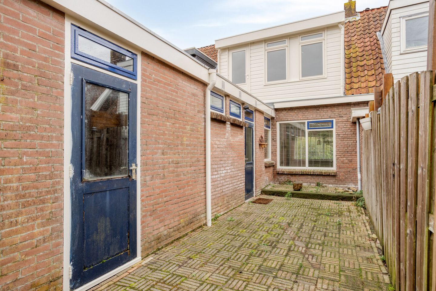 Photo 4 of Ubbo Emmiusstraat 28