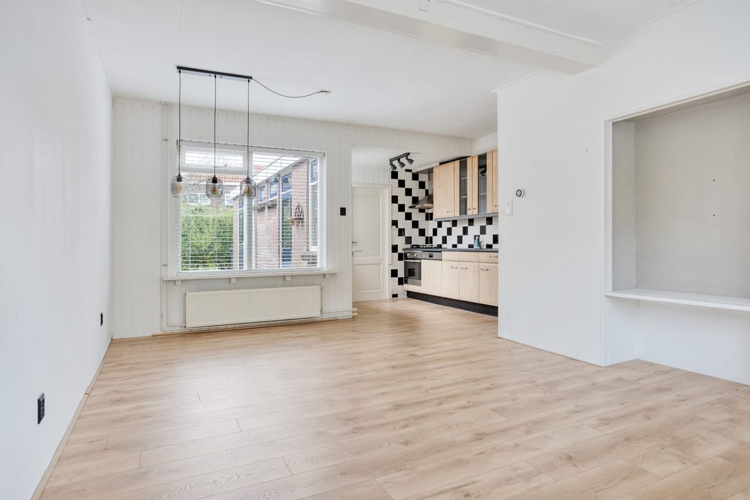 Photo 8 of Ubbo Emmiusstraat 28