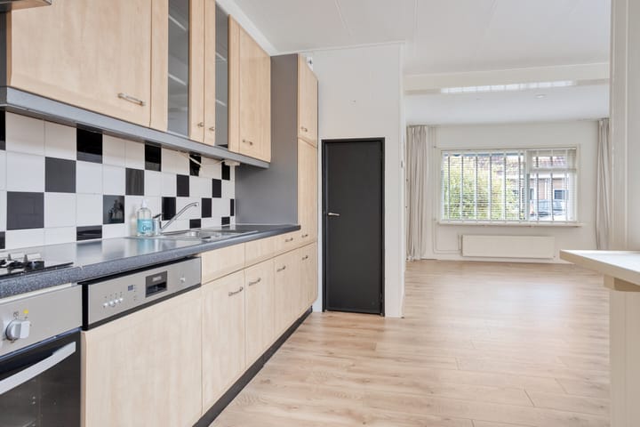 Foto 10 van Ubbo Emmiusstraat 28