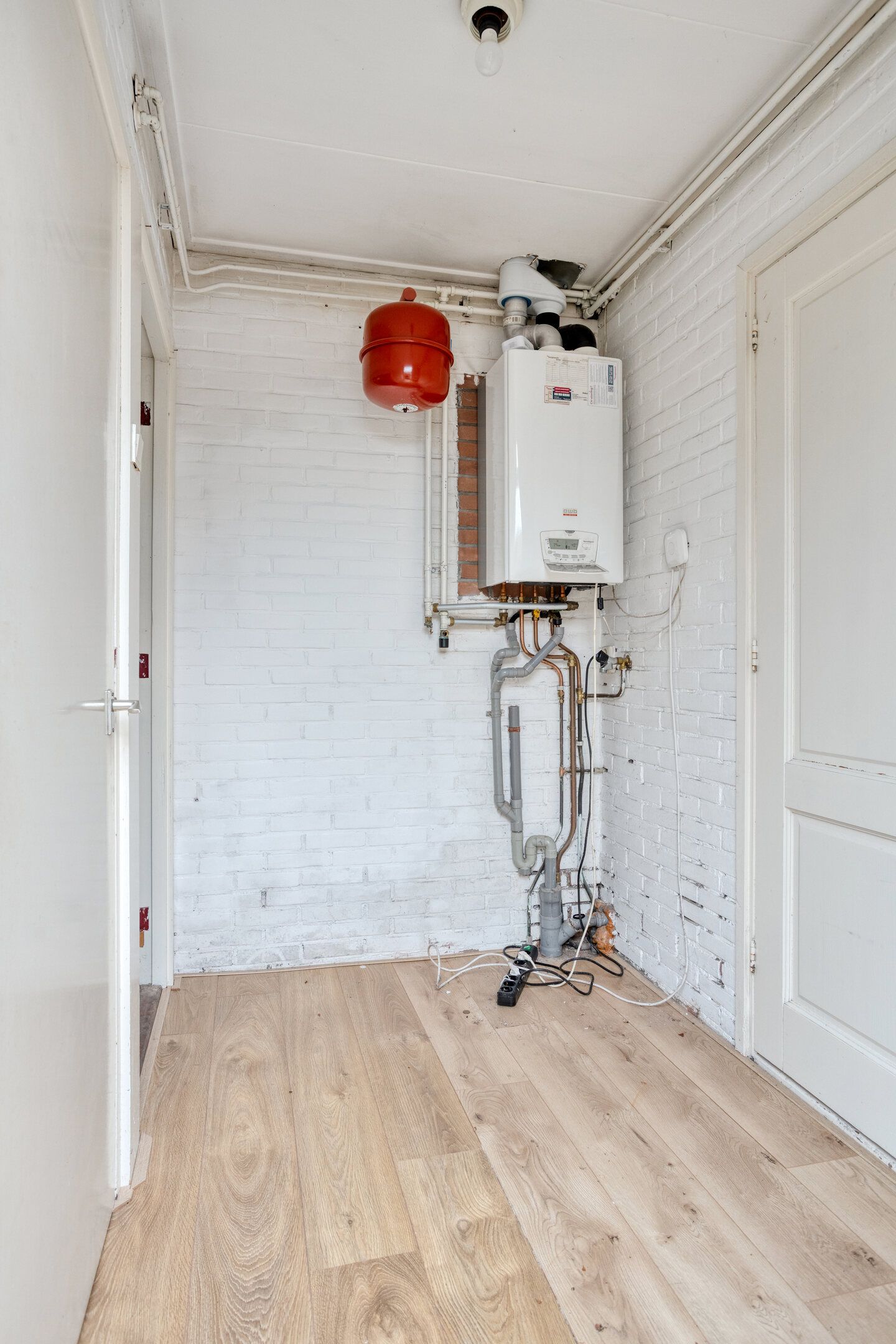 Photo 18 of Ubbo Emmiusstraat 28