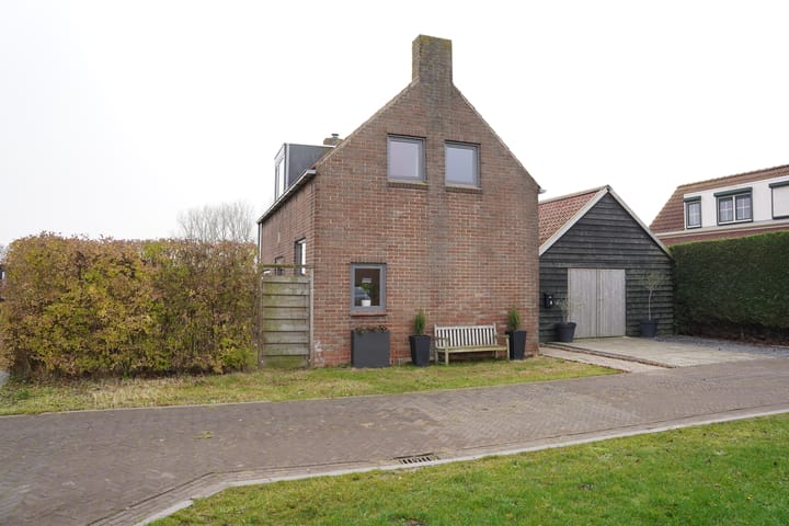 Foto 34 van Burg. Verplankeplein 8