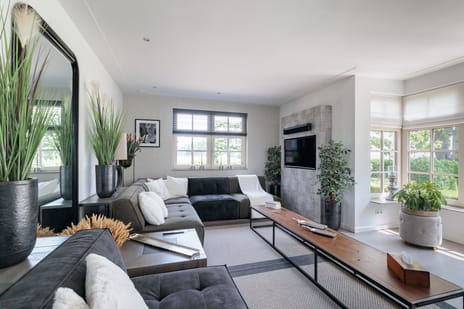 IJweg 557 secondary image