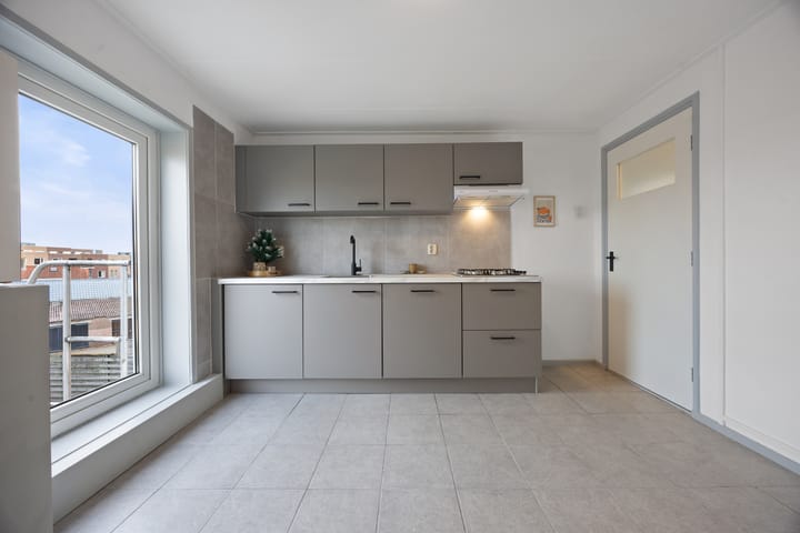 Photo 2 of Plataanplein 10-B