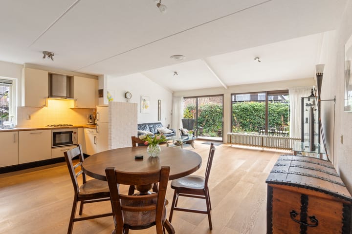 Foto 8 van Valkenierstraat 32