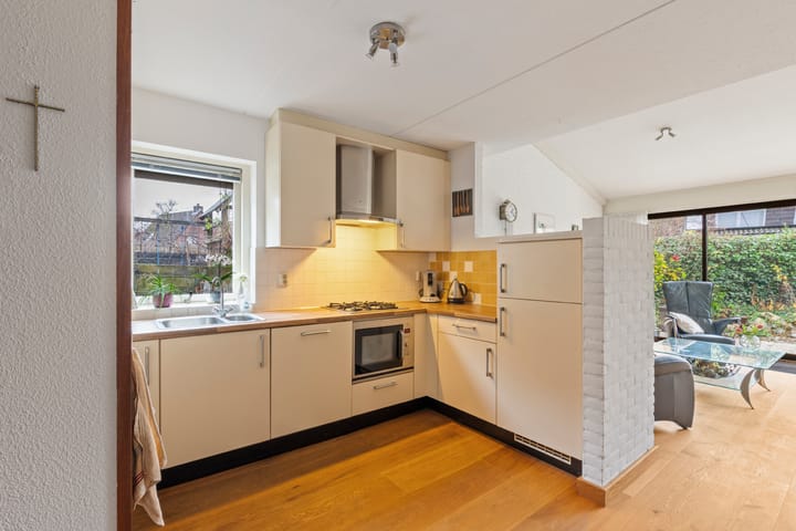 Foto 9 van Valkenierstraat 32