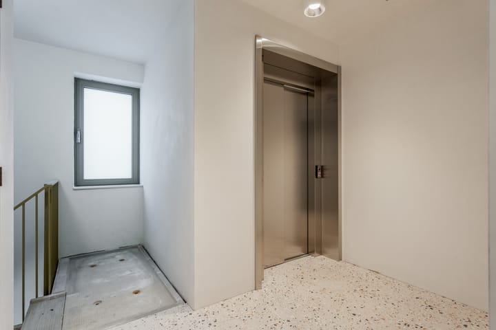 Photo 9 of Heerestraat 21-A