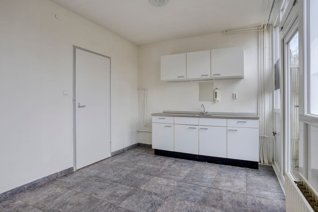 Photo 11 of Merwedelaan 43