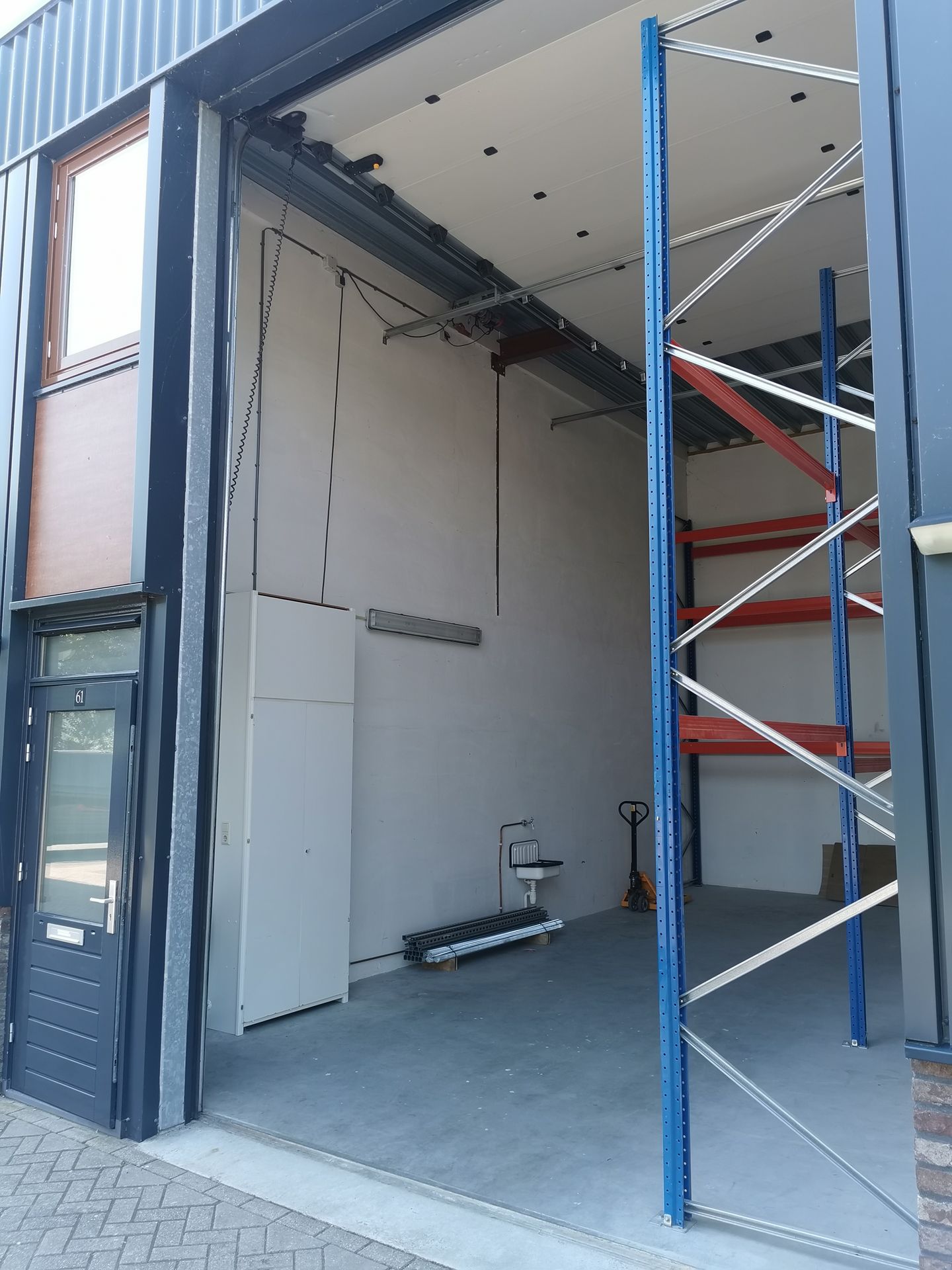 View photo 2 of Lingewei 61