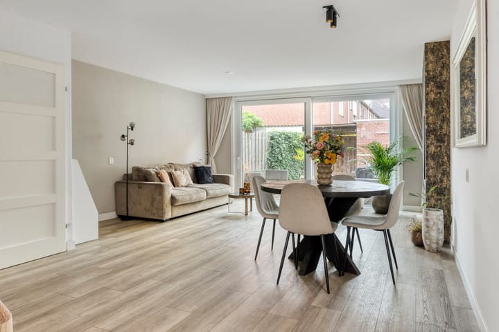 Foto 12 van Paul Whitemansingel 22