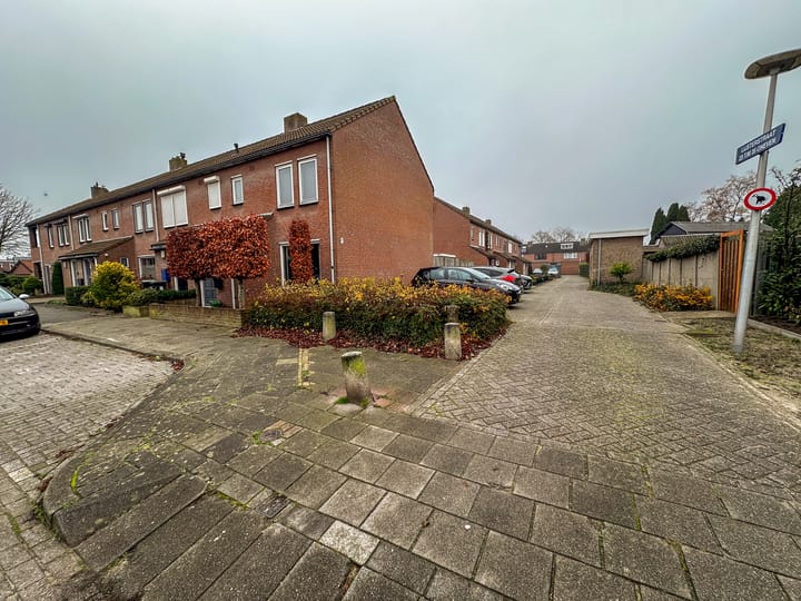 Photo 36 of Lijsterstraat 19