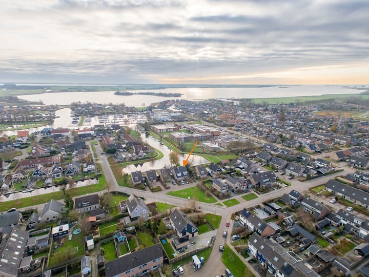 Photo 43 of Molefinne 42