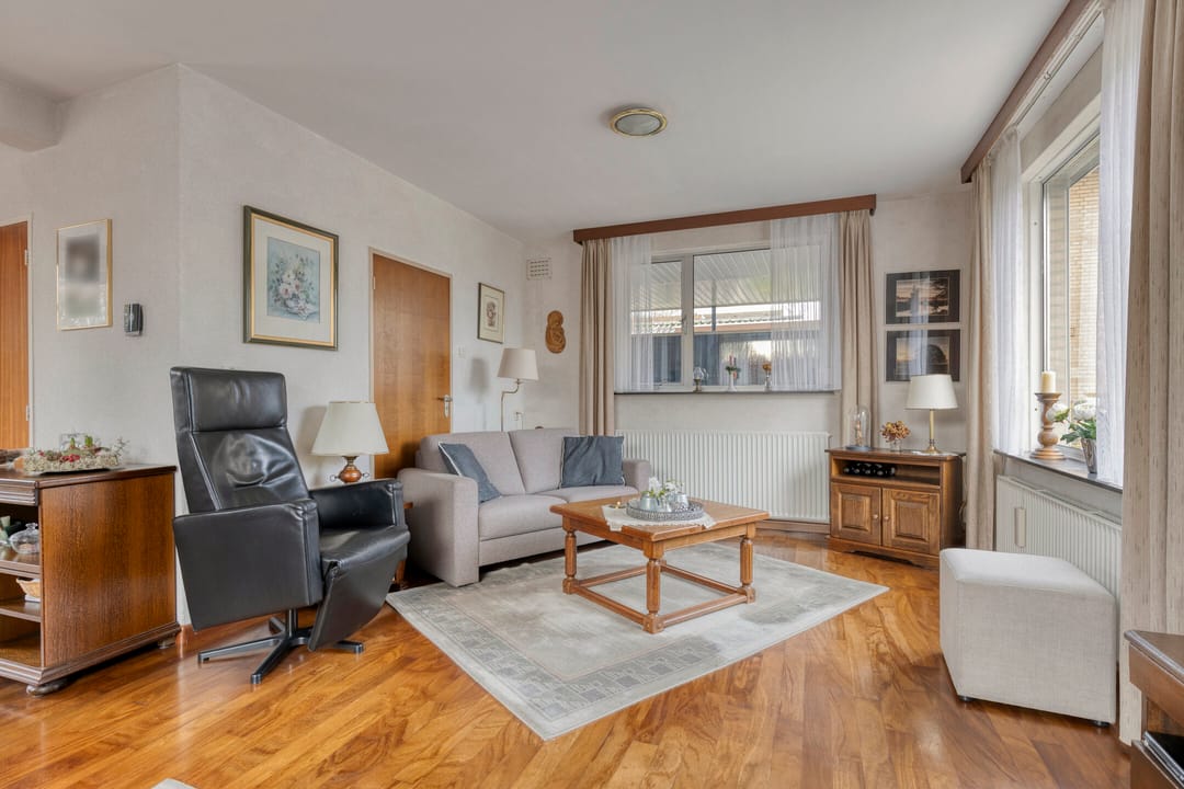 Photo 2 of Eikenwal 17