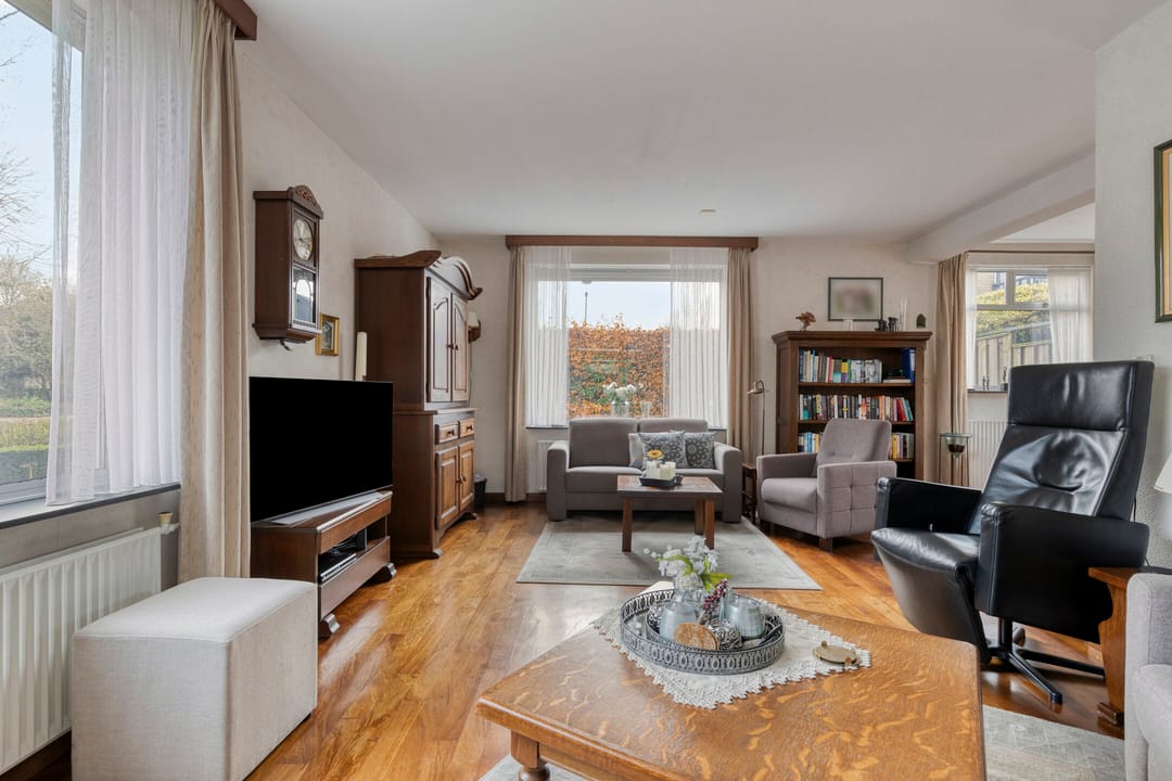 Photo 13 of Eikenwal 17