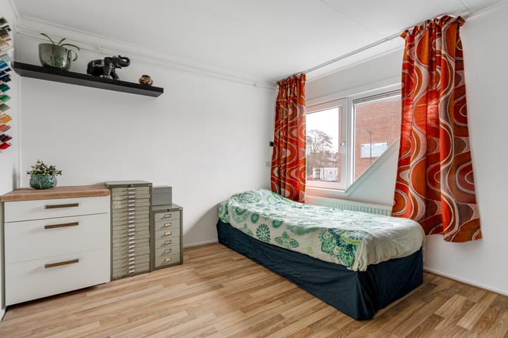 Foto 28 van Montbretiastraat 15