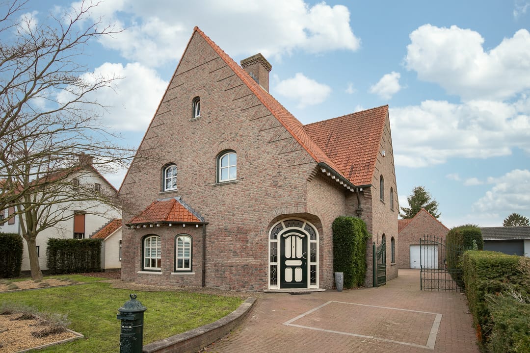 Photo 1 of Maasstraat 8