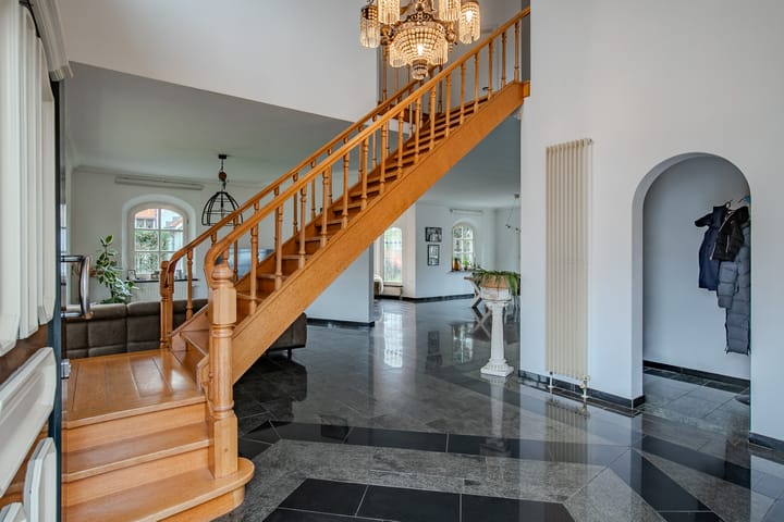 Photo 8 of Maasstraat 8