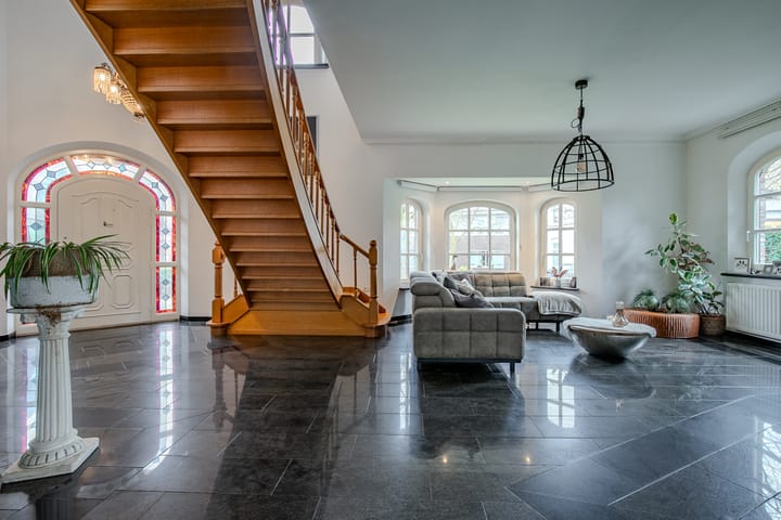 Photo 9 of Maasstraat 8