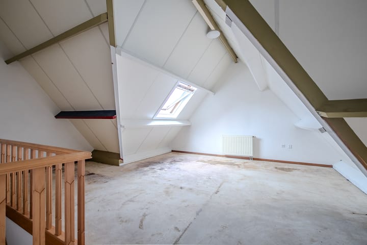 Photo 28 of Maasstraat 8