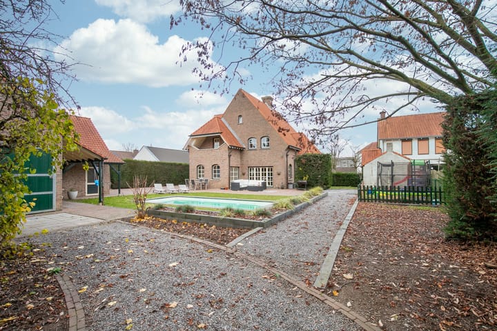 Photo 33 of Maasstraat 8