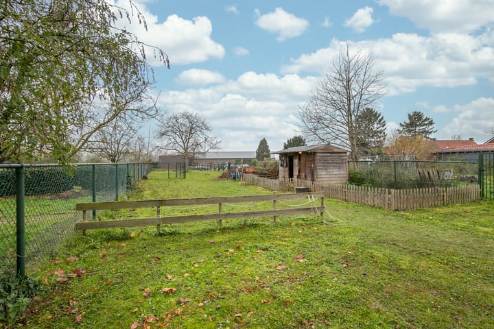 Photo 35 of Maasstraat 8