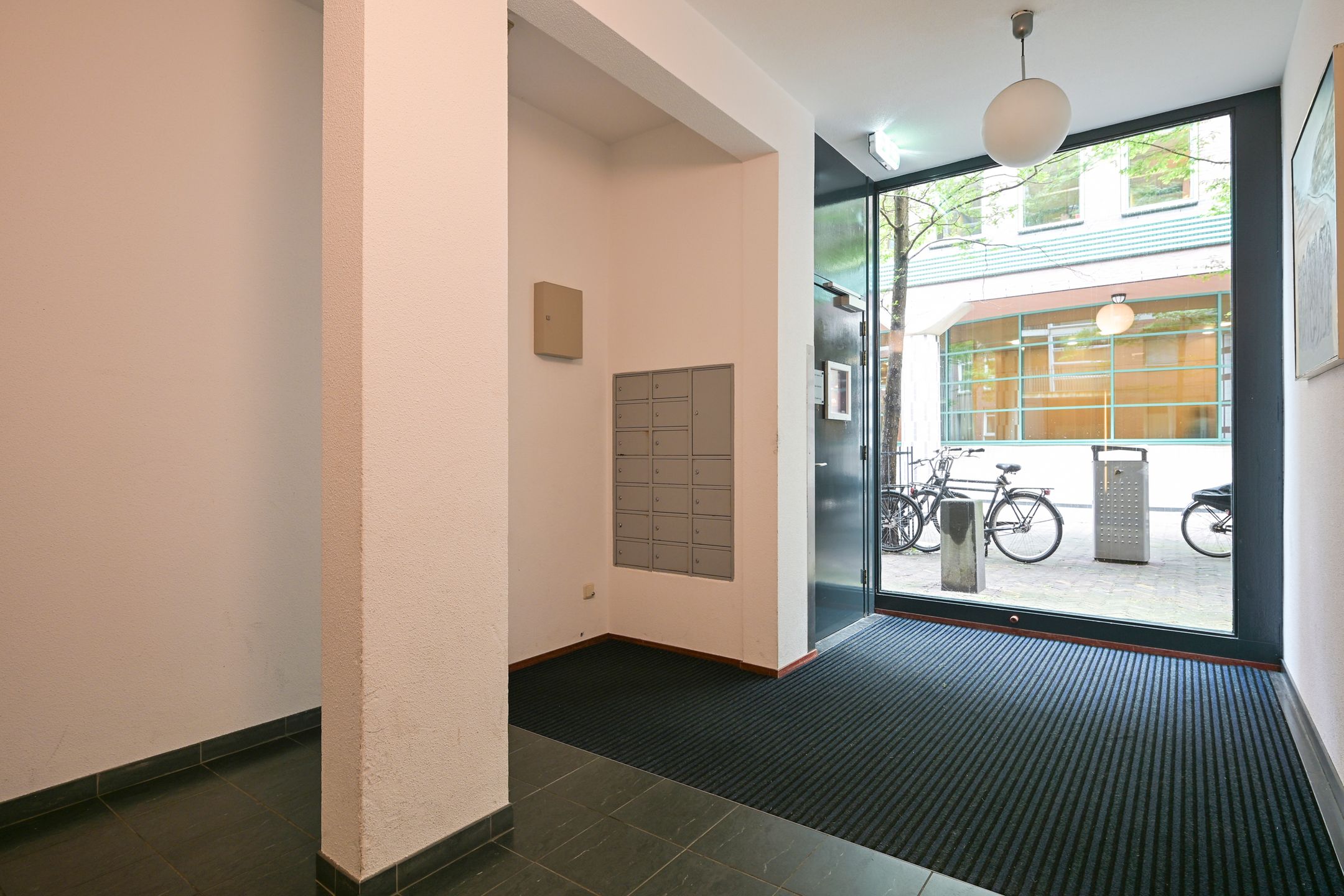 Photo 3 of Muzenstraat 100