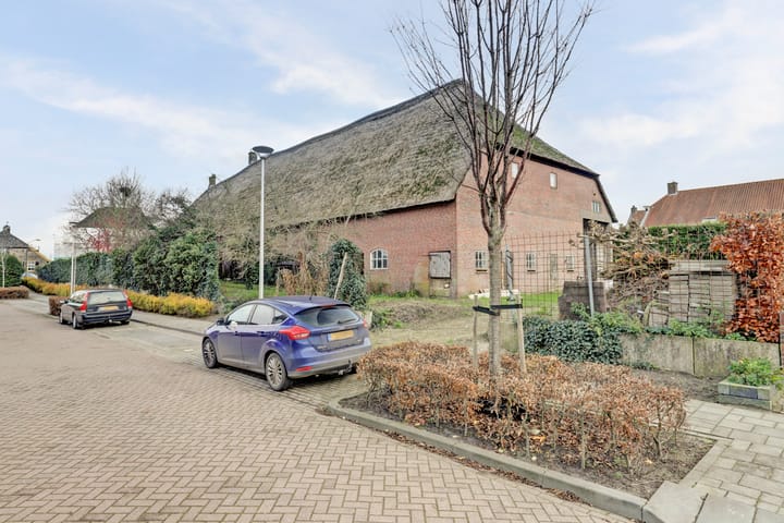 Foto 9 van Burg. Moonshof 52