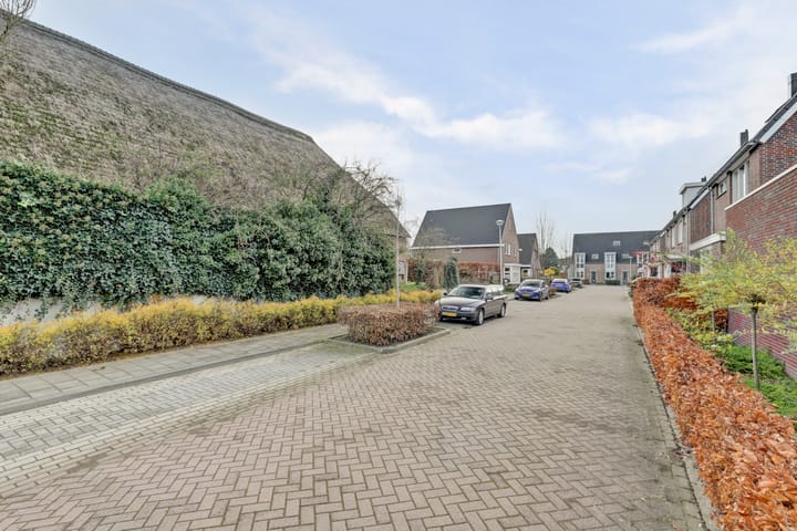 Foto 20 van Burg. Moonshof 52