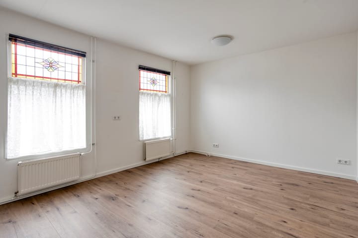 Photo 20 of Voorstraat 42