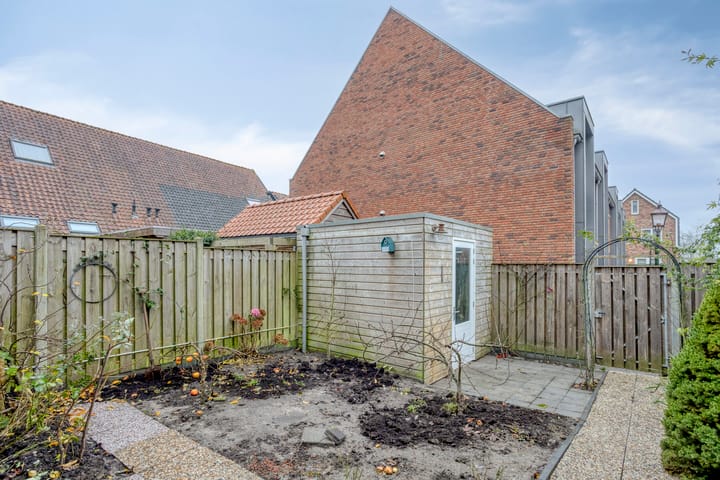 Photo 30 of Voorstraat 42