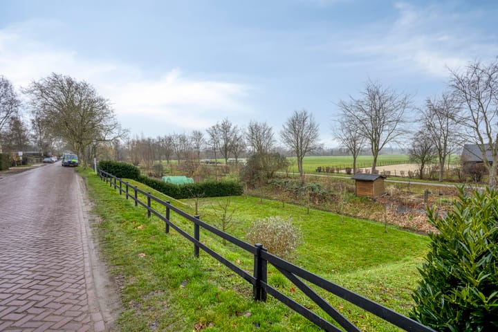 Photo 36 of Voorstraat 42