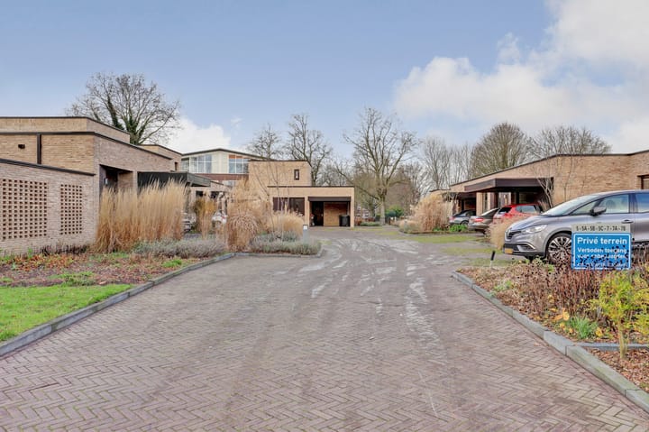 Foto 36 van IJsbaanweg 5-C