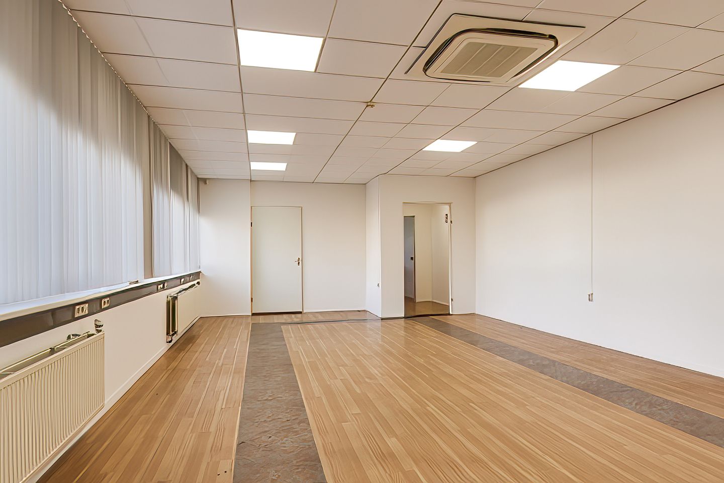 Bekijk foto 2 van Stephensonstraat 11