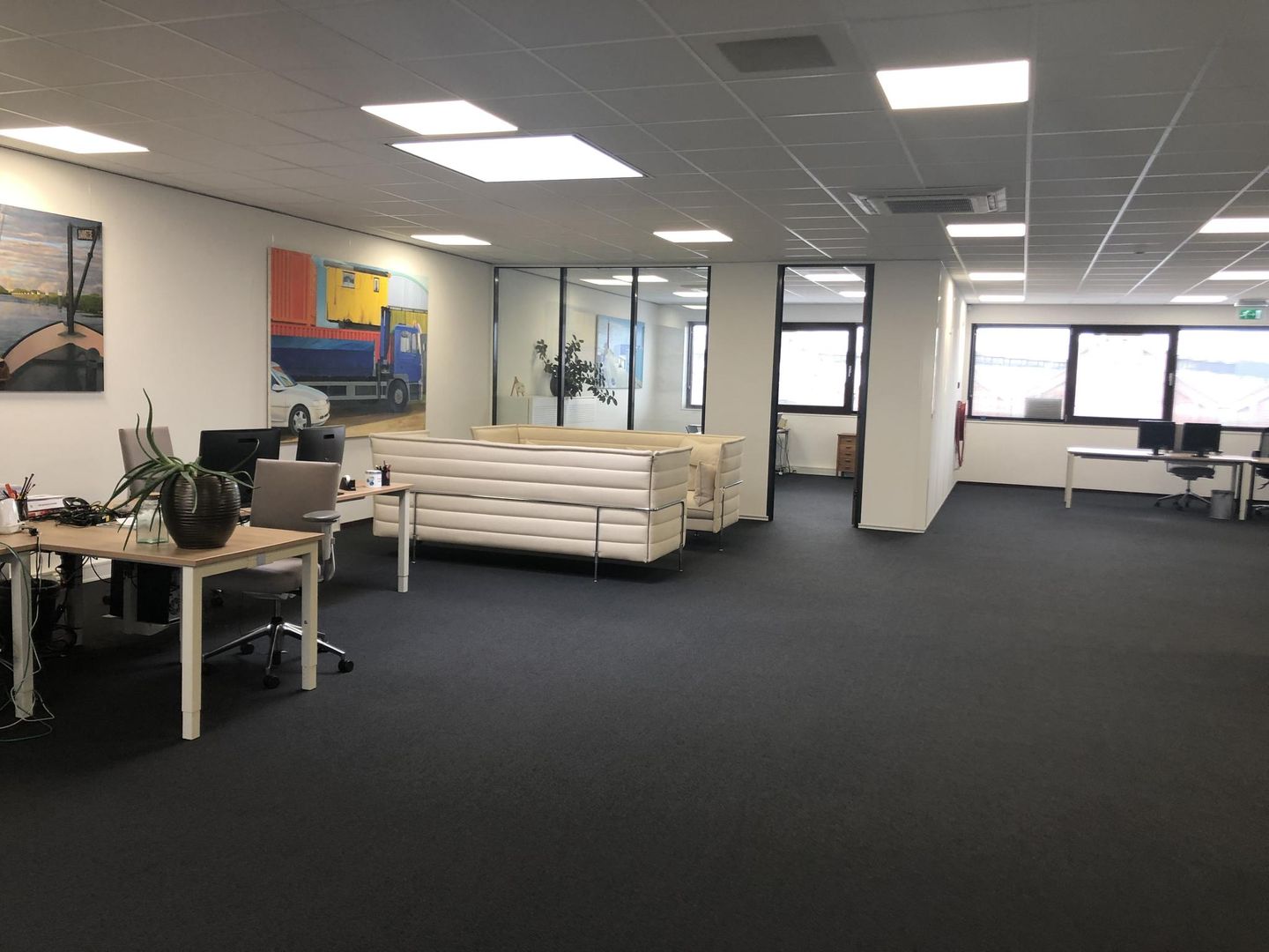 View photo 3 of Margadantstraat 36