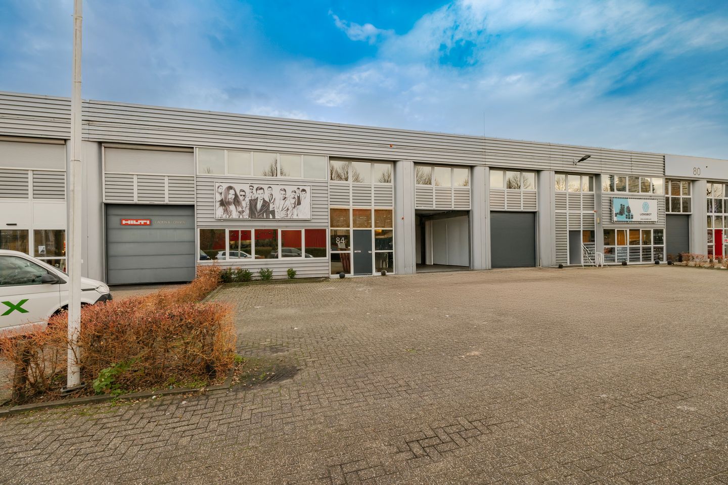 View photo 2 of Hoogoorddreef 84